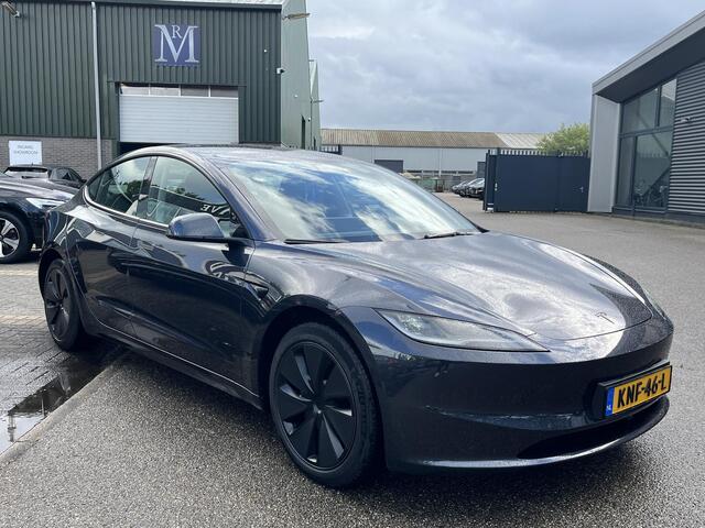 Tesla Model 3 Premium Long Range AWD 78 kWh VAN: 50.900,- VOOR: 47.440,- UW HERFSTVOORDEEL: 3.460,-| 8.000KM!| TESLA GARANTIE T/M 6-2030 OF 80.000KM! ACCU + AANDRIJFLIJN T/M 2034 OF 192.000KM!|