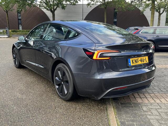 Tesla Model 3 Premium Long Range AWD 78 kWh VAN: 50.900,- VOOR: 47.440,- UW HERFSTVOORDEEL: 3.460,-| 8.000KM!| TESLA GARANTIE T/M 6-2030 OF 80.000KM! ACCU + AANDRIJFLIJN T/M 2034 OF 192.000KM!|