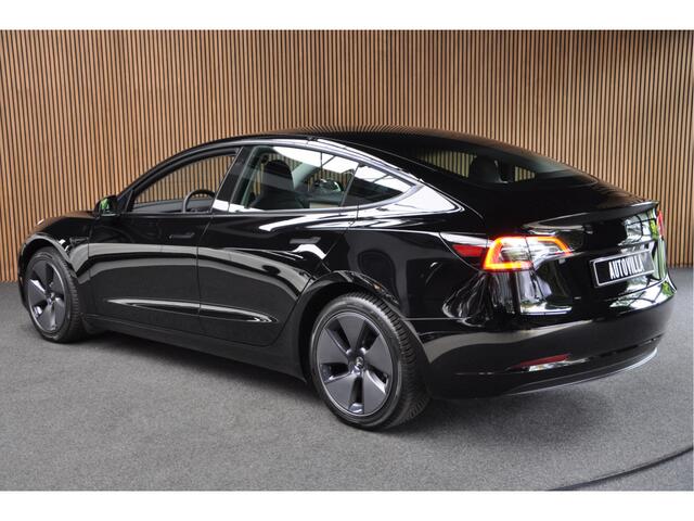 Tesla Model 3 RWD Panodak Leer 360° ACC Climate Stuur- & Stoelverwarming voor & achter LM velgen PDC Elektr. achterklep Elektr. verst. stuurwiel Elektr. verstelb. stoelen Metallic lak 1e Eigenaar BTW auto