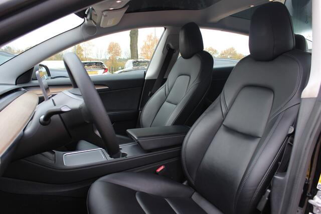 Tesla Model 3 Performance AWD 75 kWh / 1e Eign. / FACELIFT / Autopilot / Panoramadak / Camera / Leder / 20'' / Leder / Premium Audio / Warmtepomp
