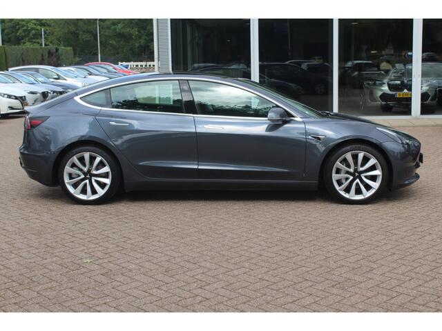 Tesla Model 3 Long Range AWD 75 kWh / Trekhaak / Autopilot / Panoramadak / Camera / Premium Audio / 18'' / Leder / Stoel+Stuurverwarming / ACC