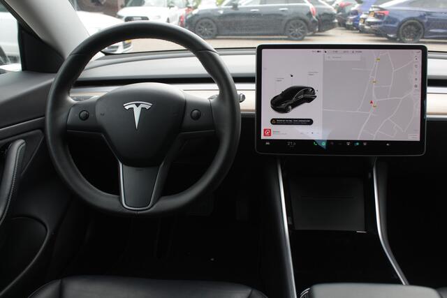 Tesla Model 3 Long Range AWD 75 kWh / Trekhaak / Autopilot / Panoramadak / Camera / Premium Audio / 18'' / Leder / Stoel+Stuurverwarming / ACC