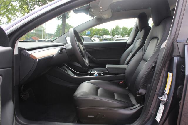 Tesla Model 3 Long Range AWD 75 kWh / Trekhaak / Autopilot / Panoramadak / Camera / Premium Audio / 18'' / Leder / Stoel+Stuurverwarming / ACC