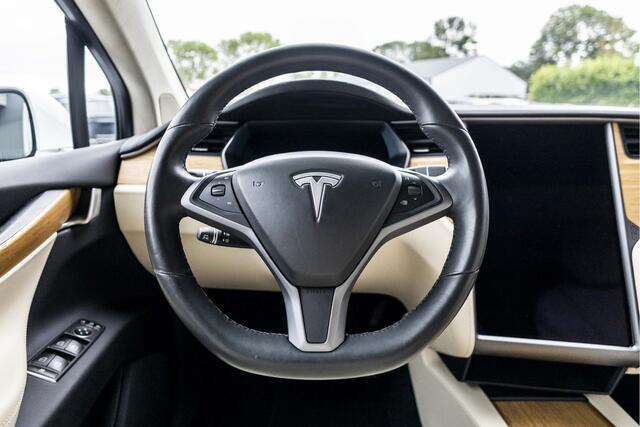 Tesla Model X 75D Base 7p. | Autopilot | 20"