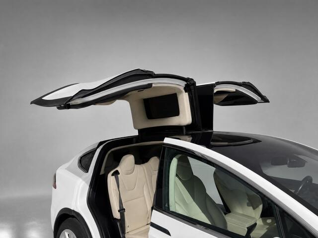 Tesla Model X 75D Base 7p.
