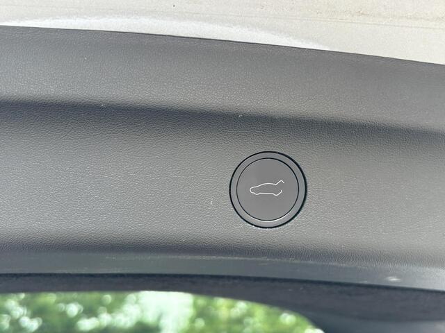 Tesla Model Y Long Range AWD 75 kWh AUTOPILOT | AFNEEMBARE TREKHAAK | TESLA GARANTIE T/M 4-2027