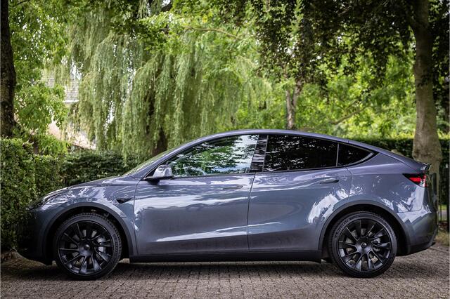 Tesla Model Y Long Range AWD 75 kWh 20" Turbine Autopilot