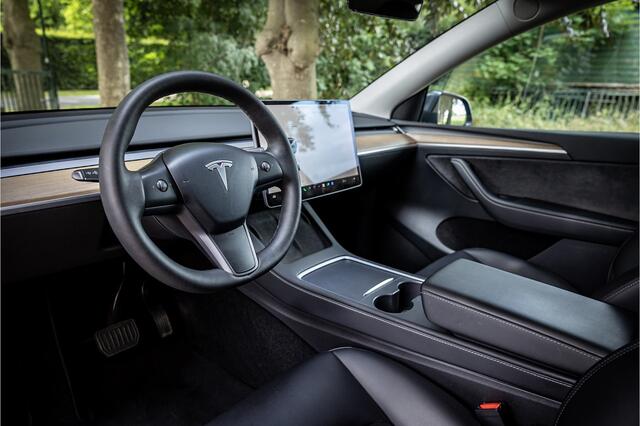 Tesla Model Y Long Range AWD 75 kWh 20" Turbine Autopilot