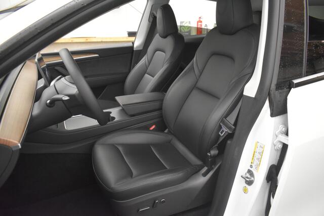 Tesla Model Y Performance AWD 75 kWh 464PK El a-Klep Pano Cam Leder