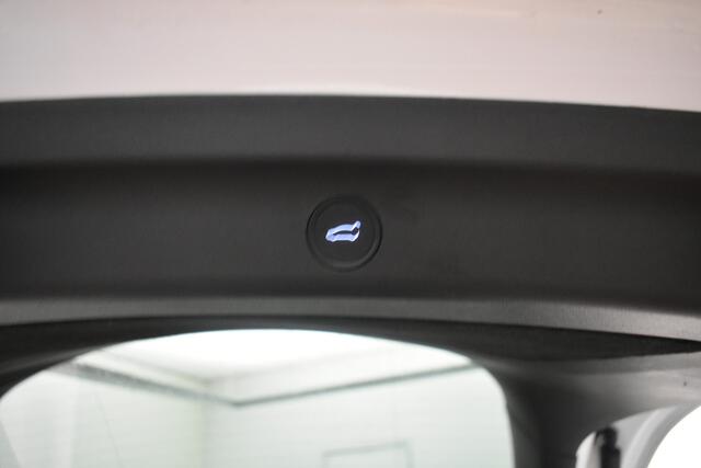 Tesla Model Y Performance AWD 75 kWh 464PK El a-Klep Pano Cam Leder