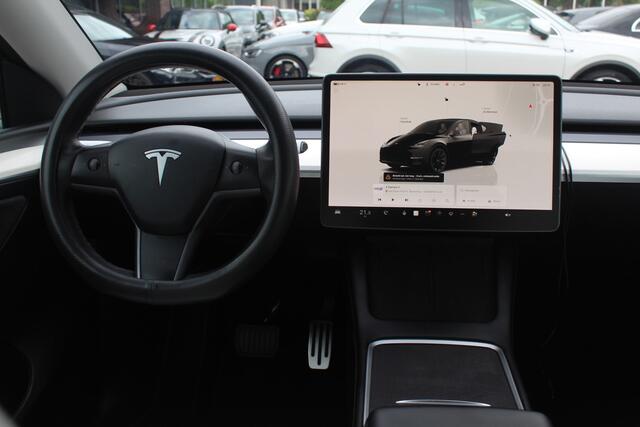 Tesla Model Y Performance AWD 75 kWh / Trekhaak / Autopilot / Panoramadak / Camera / 21'' / Keyless / Leder / Dodehoek / Navigatie / Stoelverwarming