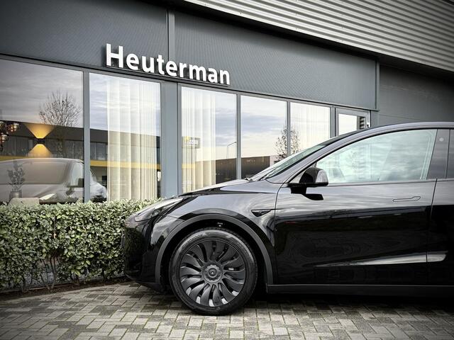 Tesla Model Y RWD Panorama/ Trekhaak/ Autopilot