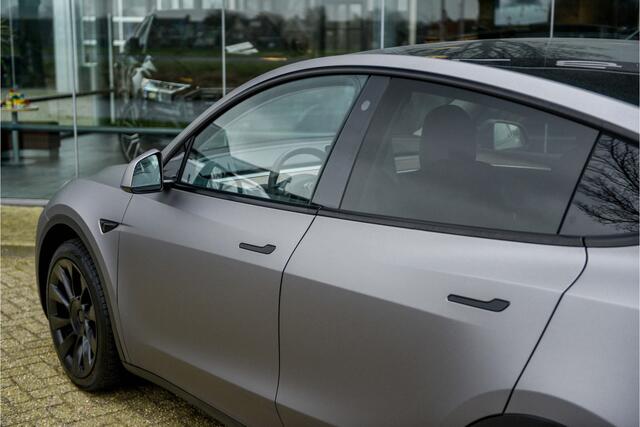 Tesla Model Y Long Range AWD 75 kWh ** 20inch ** Autopilot ** Custom Wrap