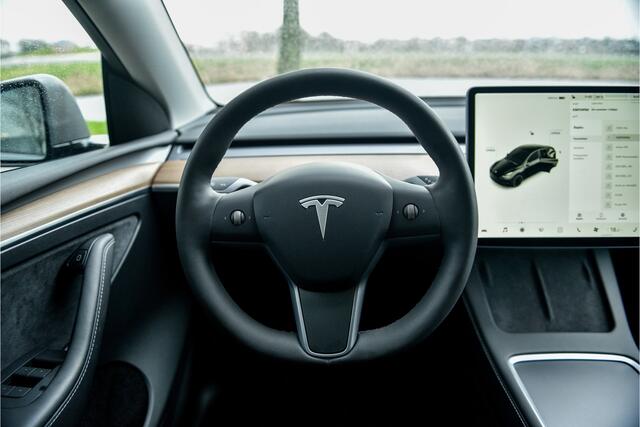 Tesla Model Y Long Range AWD 75 kWh ** 20inch ** Autopilot ** Custom Wrap