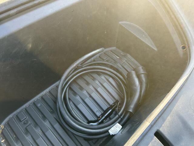 Tesla Model Y Long Range AWD 75 kWh | VAN: ¤39.900,- VOOR: ¤35.877,- UW EINDEJAARSVOORDEEL: ¤4.023,- | SOH 94% | ACCU PAKKET GARANTIE T/M 2031/160K KM | 12 MAANDEN BOVAG GARANTIE | VOOR & ACHTER STOELEN VERWARMD | STUURWIEL VERWARMD | PANO DAK | ELKT. ACHTERKLEP | STOE