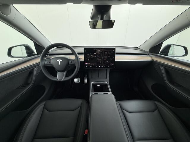 Tesla Model Y Performance AWD 75kWh SOH 95% Warmtepomp Panoramadak Navi Ecc Leder Lmv 21" Keyless Led Elek.Achterklep Memory Stoel+Stuurverwarming AMD-Ryzen­(TM)-Processor 1e Eigenaar Origineel Nederlandse Auto fabrieksgarantie tot 14-12-2027 Batterij en Motorgarantie 