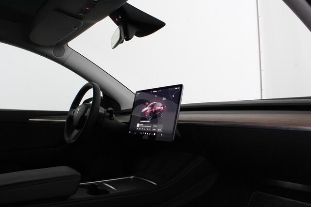 Tesla Model Y RWD 58 kWh Midnight Cherry Red/20inch/Trekhaak/Premium interieur