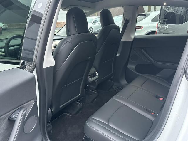 Tesla Model Y Long Range AWD 75 kWh SOH 96% | AUTOPILOT| TESLA GARANTIE OP DE HOOGVOLTACCU EN AANDRIJFLIJN TOT 2030 of 192.000KM | STOEL + STUURVERWARMING| ACHTERBANK VERWARMD