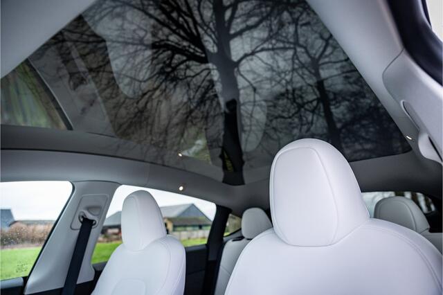 Tesla Model Y Performance AWD 75 kWh Premium Interieur