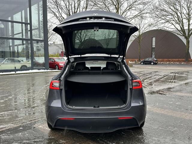 Tesla Model Y Long Range AWD 75 kWh SOH 96% | AFNEEMBARE TREKHAAK | STOEL- EN STUURVERWARMING | FABRIEKSGARANTIE |