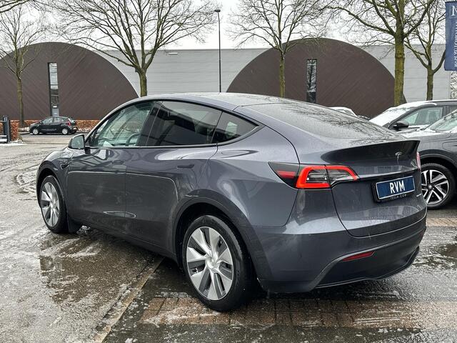 Tesla Model Y Long Range AWD 75 kWh SOH 96% | AFNEEMBARE TREKHAAK | STOEL- EN STUURVERWARMING | FABRIEKSGARANTIE |