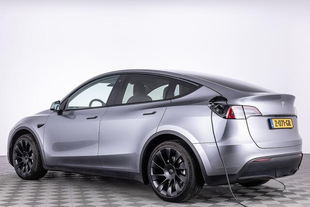 Tesla Model Y RWD 58 kWh | PANORAMADAK | LEDER