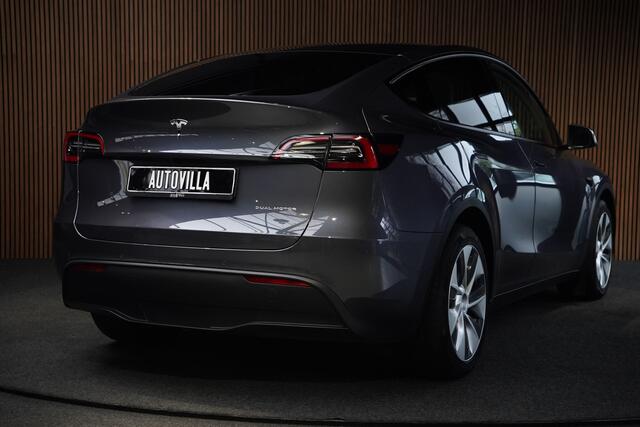 Tesla Model Y Long Range Dual Motor AWD 514pk Afn. trekhaak Navi Camera Leer Warmtepomp ACC Autopilot PDC Elektr. achterklep Stoelverwarmimg voor en achter Stuurverwarming Optie: Full Self-Driving Capability BTW auto