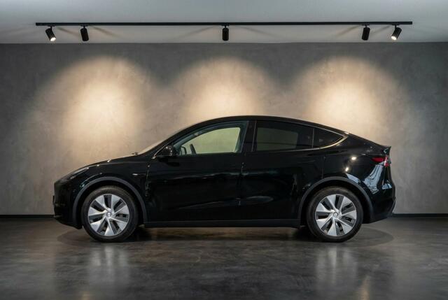 Tesla Model Y RWD 58 kWh Auto Pilot 3 l Trekhaak l AMD RYZEN