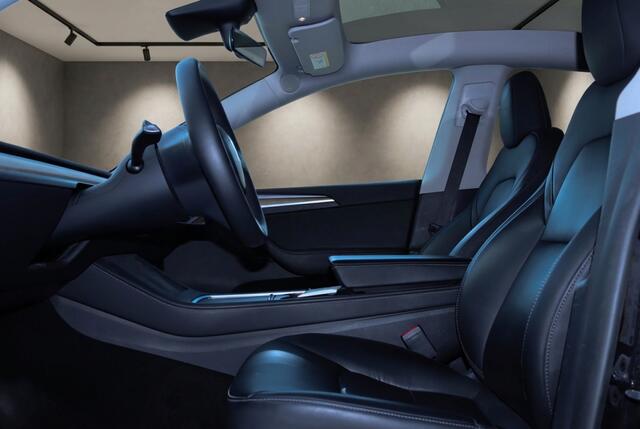 Tesla Model Y RWD 58 kWh Auto Pilot 3 l Trekhaak l AMD RYZEN