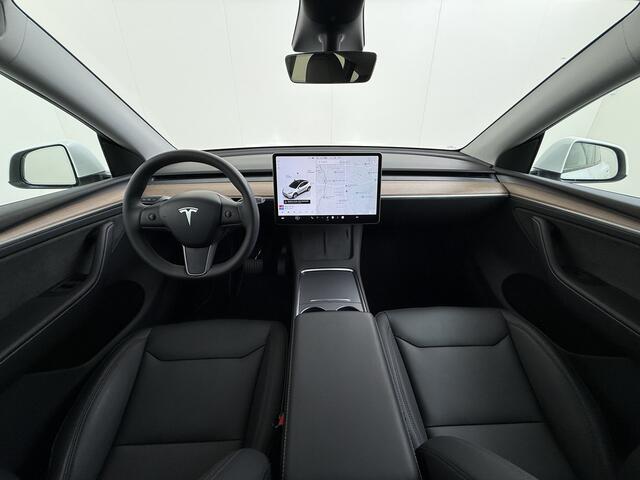 Tesla Model Y RWD SOH 95% Warmtepomp LFP-Accu Leder Lmv Camera's Panoramadak Adap.Cruise Navi Ecc Autopilot Stoel+Stuur+Achterbank Verwarming Elek.Achterklep Dodehoek detector Draadloze telefoonlader 1e Eigenaar Origineel Nederlandse Auto Fabrieksgarantie op Motor en A