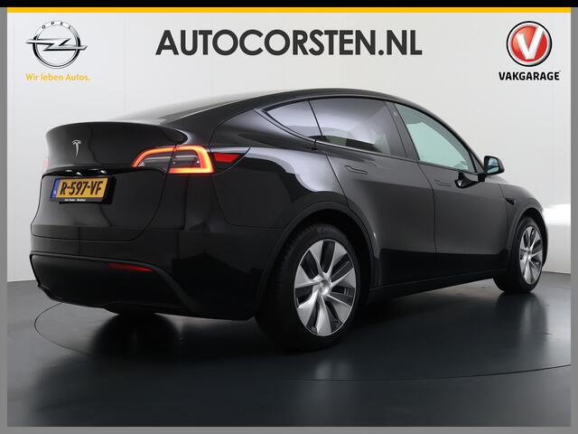 Tesla Model Y RWD SOH 95% Warmtepomp LFP-Accu Leder Lmv Camera's Panoramadak Adap.Cruise Navi Ecc Autopilot Stoel+Stuur+Achterbank Verwarming Elek.Achterklep Dodehoek detector Draadloze telefoonlader Origineel Nederlandse Auto Fabrieksgarantie op Motor en Accu tot 7-12