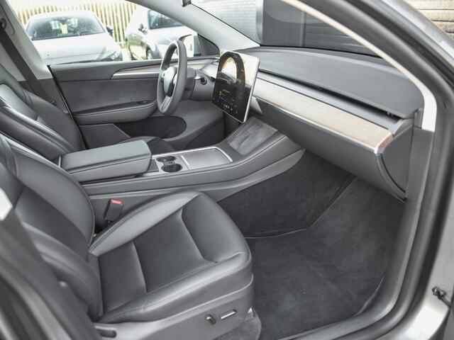 Tesla Model Y Performance AWD 75 kWh Ruim 460Pk, Trekhaak, Panorama, leer, 21 Inch