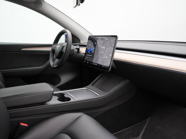 Tesla Model Y Long Range AWD 75 kWh 441pk | Full Self-Driving Capability | Panodak | Adaptive Cruise | Lederen Sportstoelen Memory & Verwarmd | Camera | Navigatie | ANDERE WIELDOPPEN!