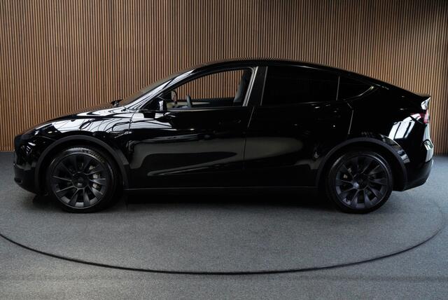 Tesla Model Y SOH: 94,7% Navi 360° Leer ACC Autopilot PDC Elektr. achterklep Stoelverwarmimg voor en achter Stuurverwarming Optie: Full Self-Driving Capability BTW auto