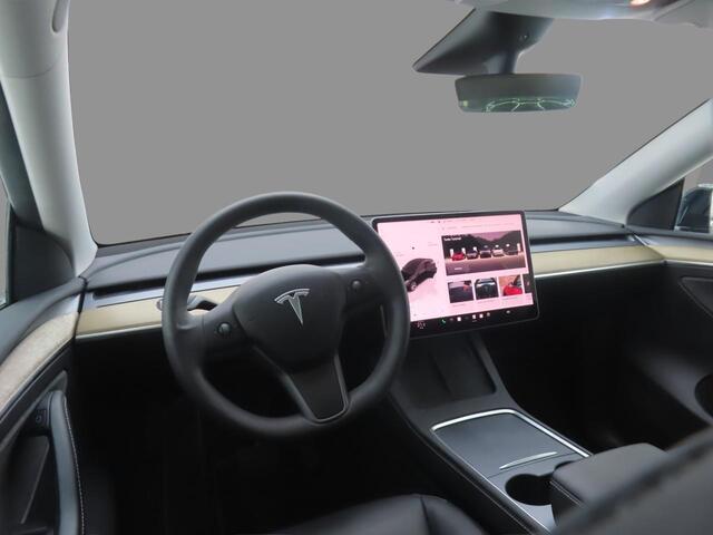 Tesla Model Y RWD 58 kWh | 43.000 KM | SOH 92,8% | AutoPilot | Panorama - Dak | WORDT VERWACHT!