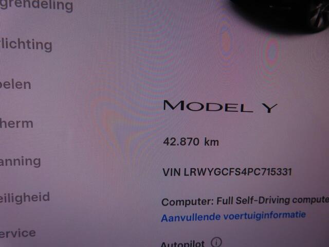 Tesla Model Y RWD 58 kWh | 43.000 KM | SOH 92,8% | AutoPilot | Panorama - Dak | WORDT VERWACHT!