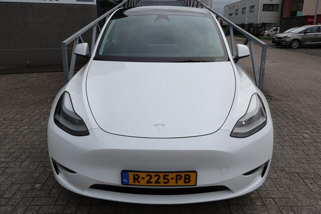 Tesla Model Y Long Range AWD 75 kWh Enhanced Autopilot/Nederlandse auto/Afneembare trekhaak/Stoelverwarming/Stuurverwarming/Achteruitrijcamera/Parkeersensoren rondom/Lederen bekleding