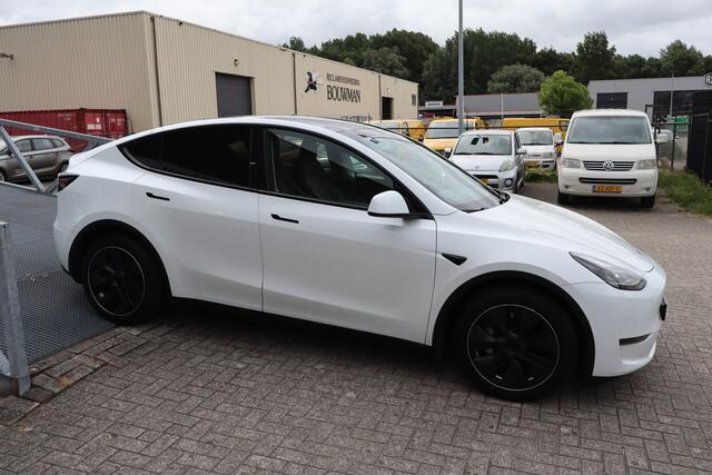 Tesla Model Y Long Range AWD 75 kWh Enhanced Autopilot/Nederlandse auto/Afneembare trekhaak/Stoelverwarming/Stuurverwarming/Achteruitrijcamera/Parkeersensoren rondom/Lederen bekleding