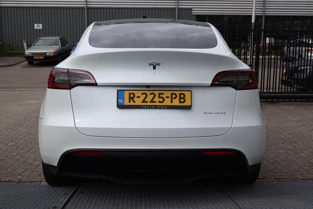 Tesla Model Y Long Range AWD 75 kWh Enhanced Autopilot/Nederlandse auto/Afneembare trekhaak/Stoelverwarming/Stuurverwarming/Achteruitrijcamera/Parkeersensoren rondom/Lederen bekleding
