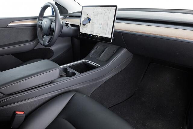 Tesla Model Y Long Range AWD 75 kWh *SOH 94%* LEDER | PANORAMADAK .