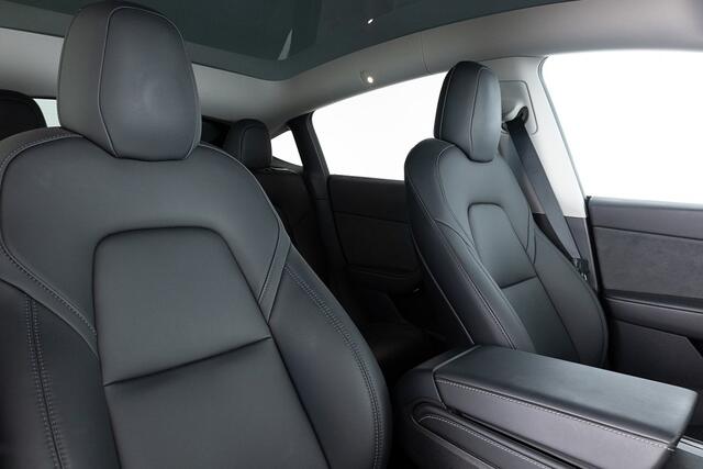 Tesla Model Y Long Range AWD 75 kWh *SOH 94%* LEDER | PANORAMADAK .