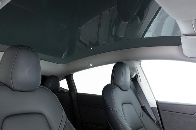 Tesla Model Y Long Range AWD 75 kWh *SOH 94%* LEDER | PANORAMADAK .
