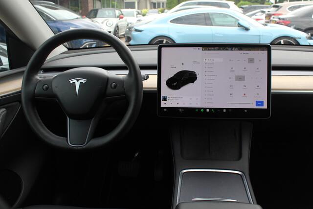 Tesla Model Y RWD 58 kWh / Autopilot / Panormadak / Camera / Premium Audio / 19'' / Navigatie