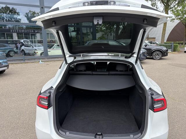 Tesla Model Y Long Range AWD 75 kWh SOH 92% | AFNEEMBARE TREKHAAK| ENHANCHED AUTOPILOT| RESTERENDE ALGEMENE FABRIEKSGARANTIE TESLA T/M 03-2028 OF 80.000KM| ACCU + AANDRIJFLIJN T/M 03-2032/ 192.000KM| RIJKLAAR GELEVERD