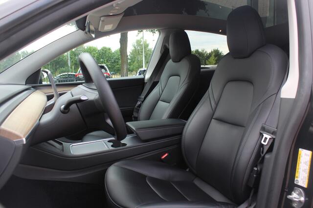 Tesla Model Y Long Range AWD 75 kWh / SOH 87,8% / Autopilot / Panoramadak / Camera / 20'' / Keyless / Leder / Dodehoek / Navigatie / Stoelverwarming