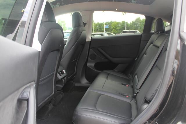 Tesla Model Y Long Range AWD 75 kWh / SOH 87,8% / Autopilot / Panoramadak / Camera / 20'' / Keyless / Leder / Dodehoek / Navigatie / Stoelverwarming