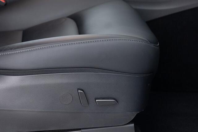 Tesla Model Y RWD *SOH 95.1%* PANORAMADAK | LEDER .