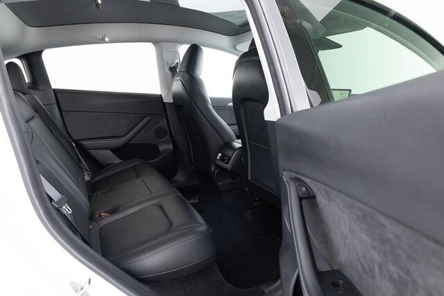 Tesla Model Y RWD *SOH 95.1%* PANORAMADAK | LEDER .