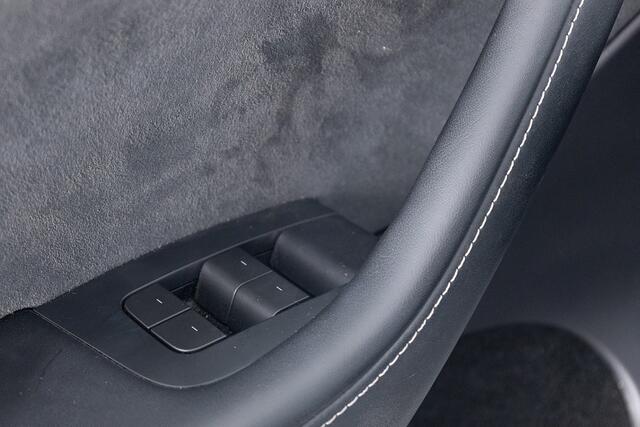 Tesla Model Y RWD *SOH 95.1%* PANORAMADAK | LEDER .