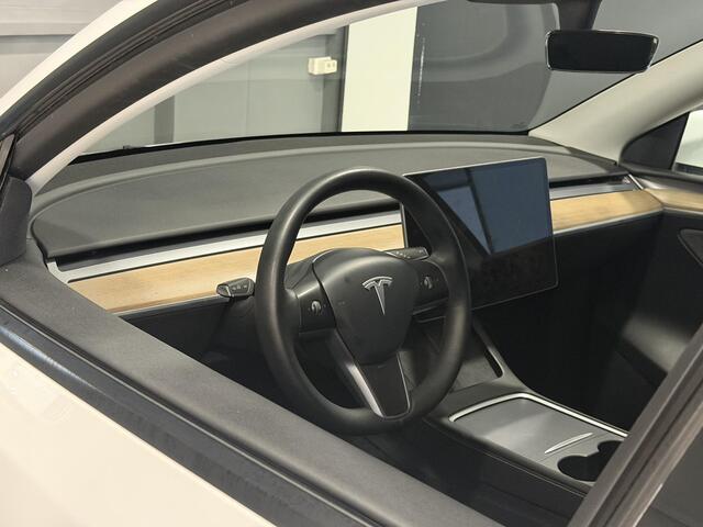 Tesla Model Y Long Range RWD 75 kWh | SOH 92,4% | Hoge instap | 76.841 km |